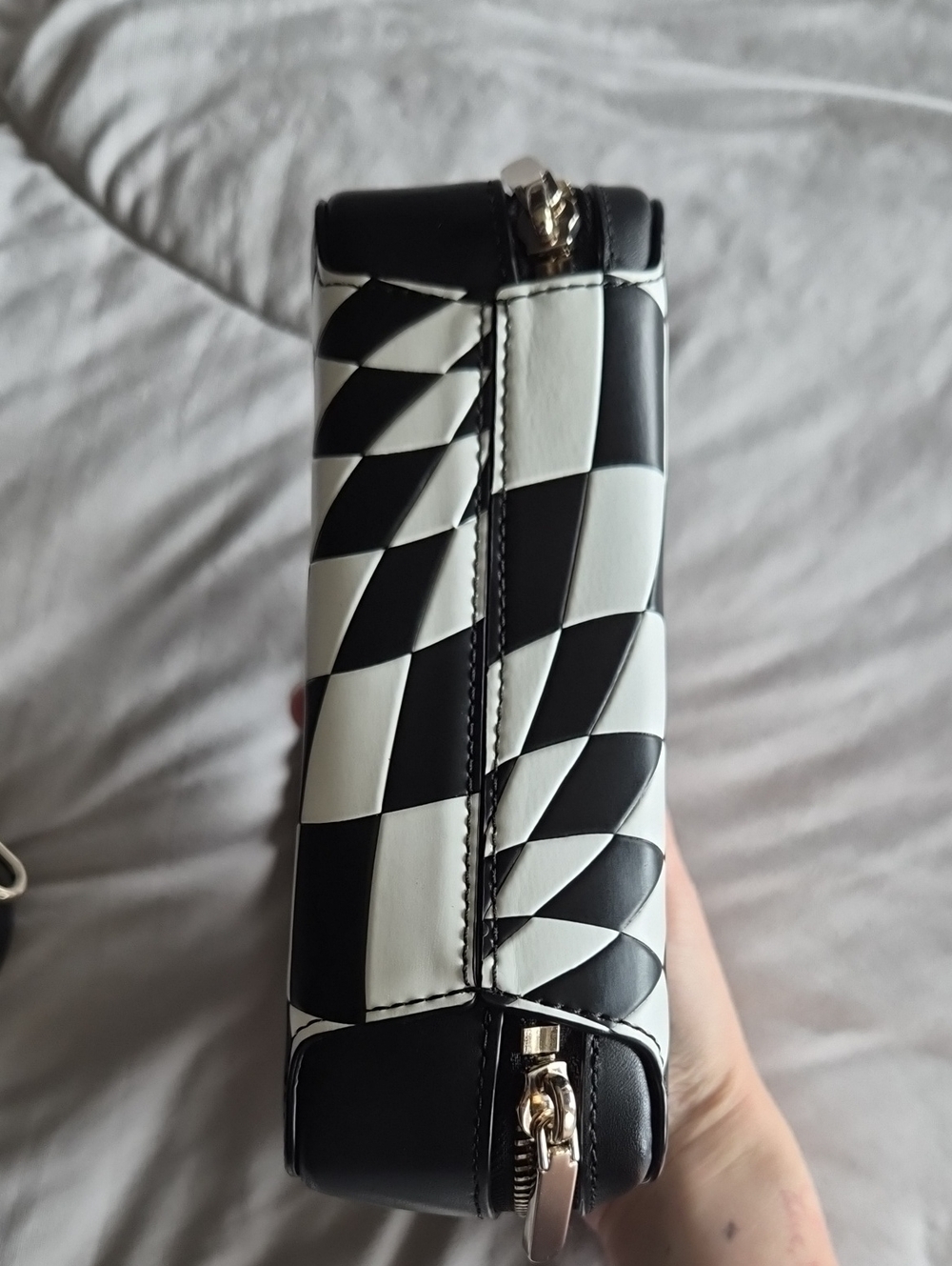 kate spade and disney alice in wonderland purse - Picture 7 of 8